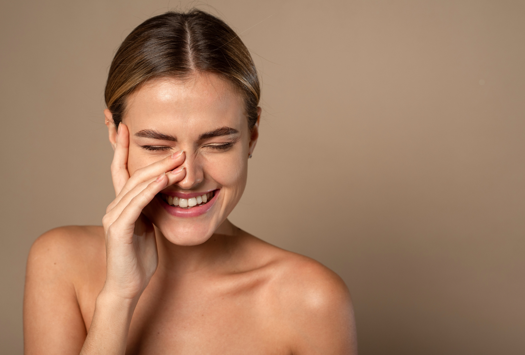 The Best Antioxidant for Skin: Maqui Berry vs. Vitamin C, Astaxanthin & Resveratrol